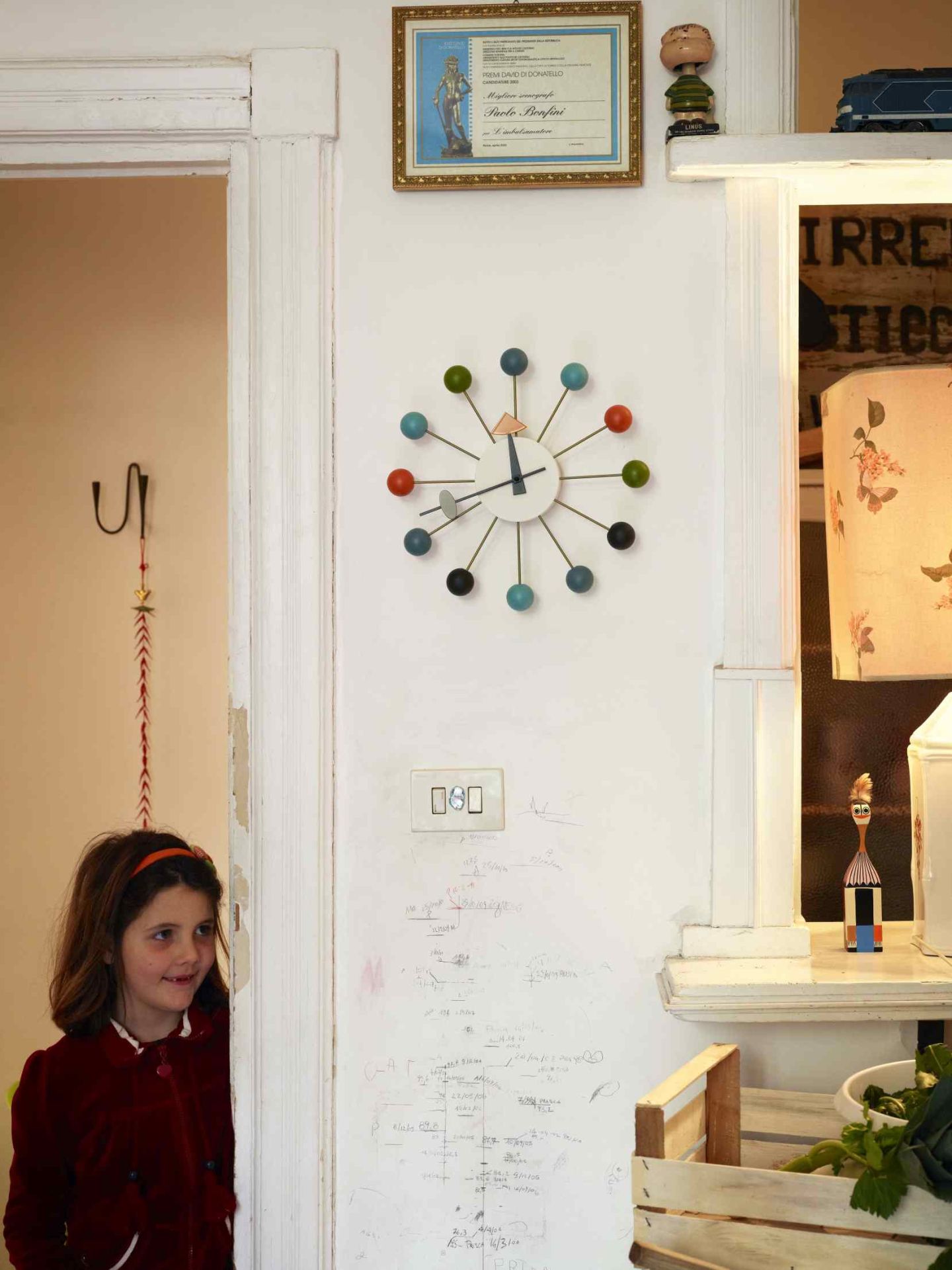 Ball Clock Wanduhr - mehrfarbig Vitra EINZELSTÜCK