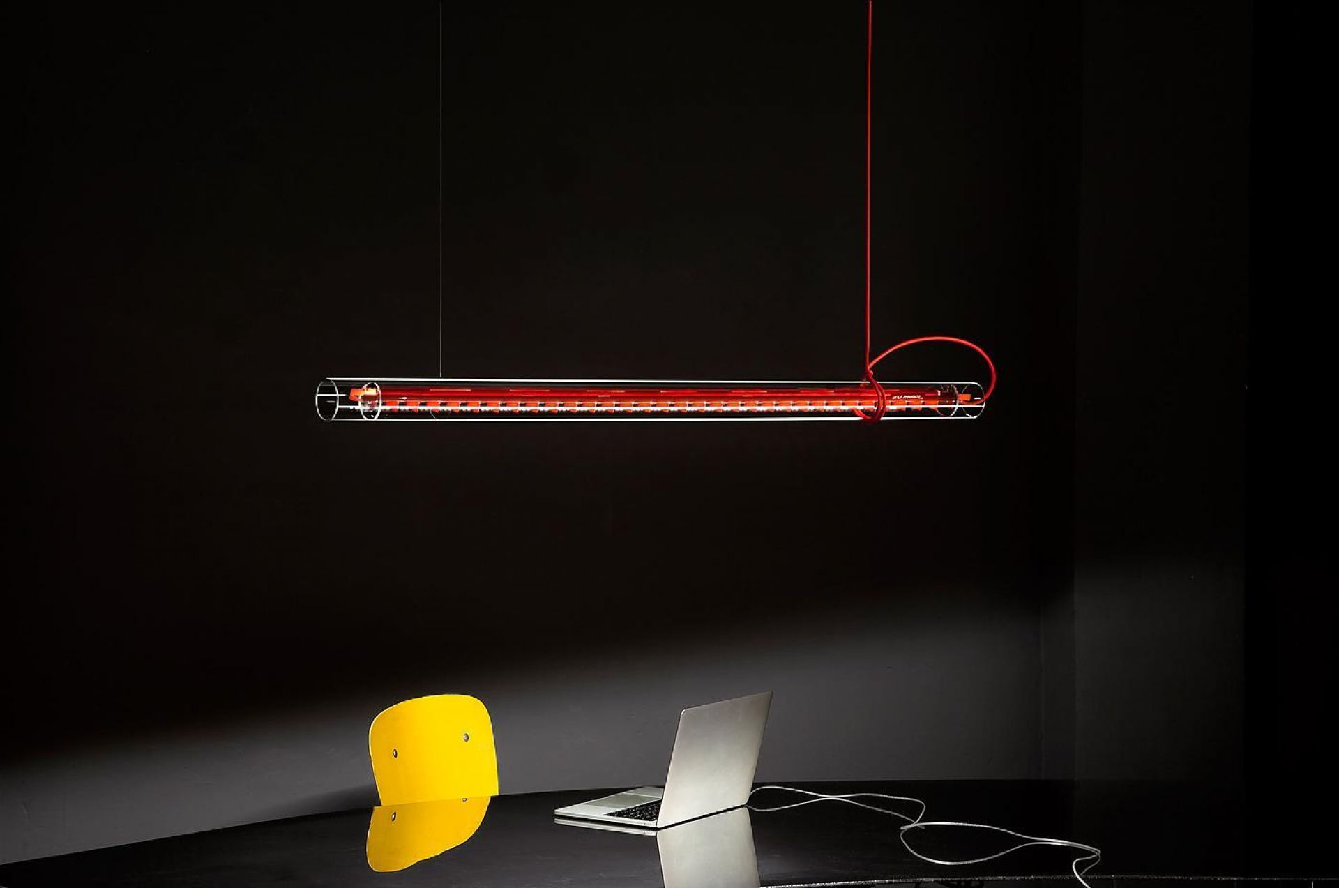 Tubular LED Hängeleuchte Ingo Maurer Kabel blau