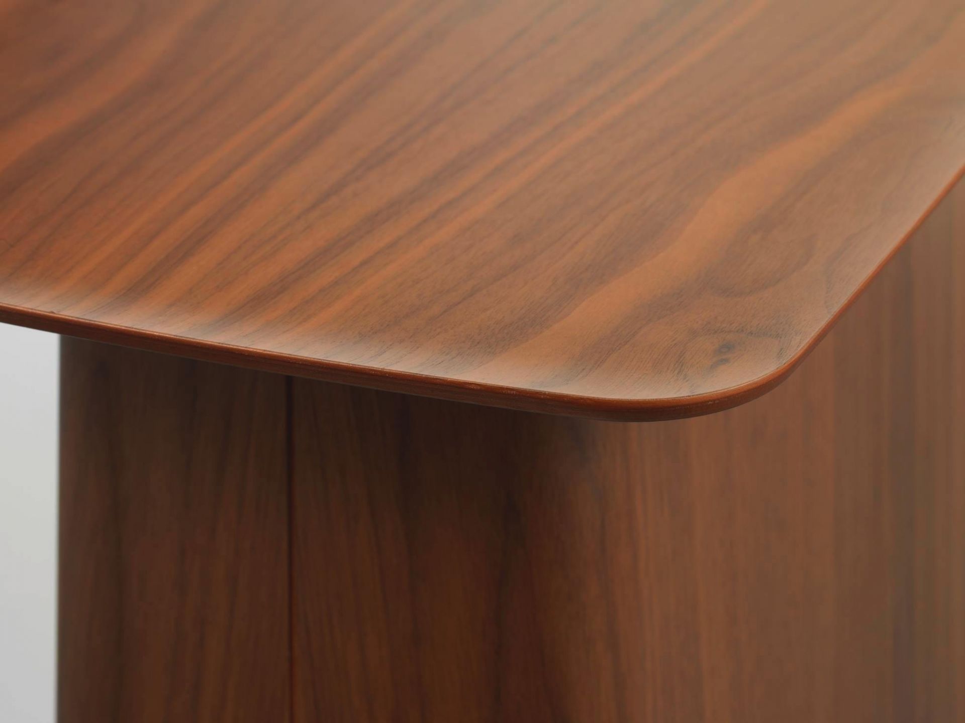 Wooden Side Table Beistelltisch Walnuss mittel Vitra