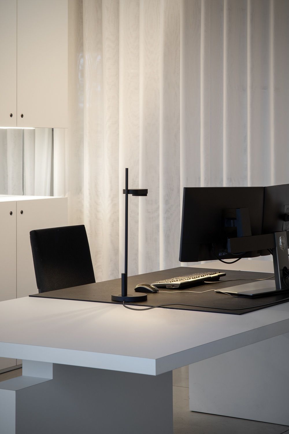 Kido Desk Tischleuchte Rundfuss Belux