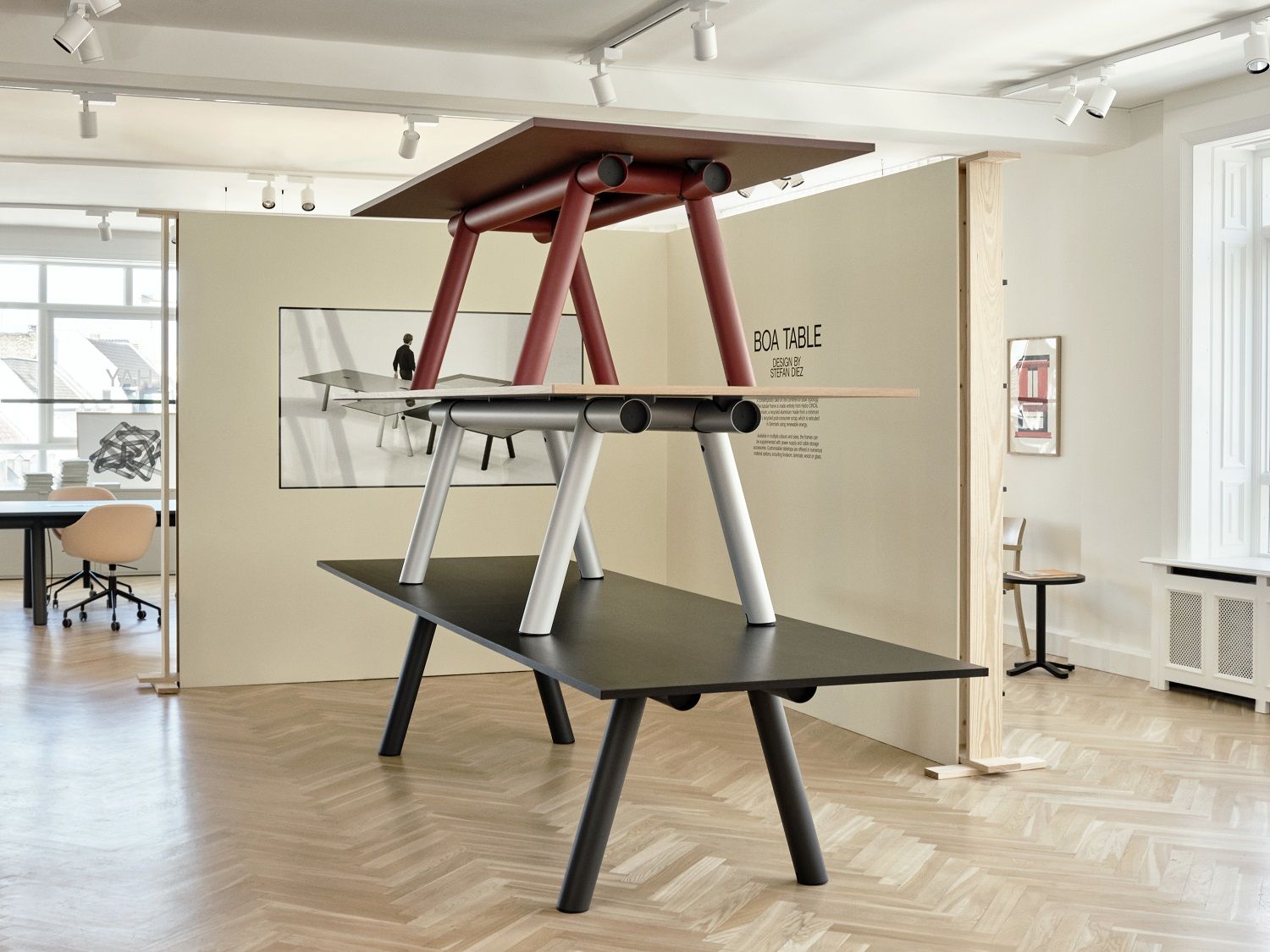 Boa Table Tisch / Konferenztisch Tischplatte aus Glas Hay 