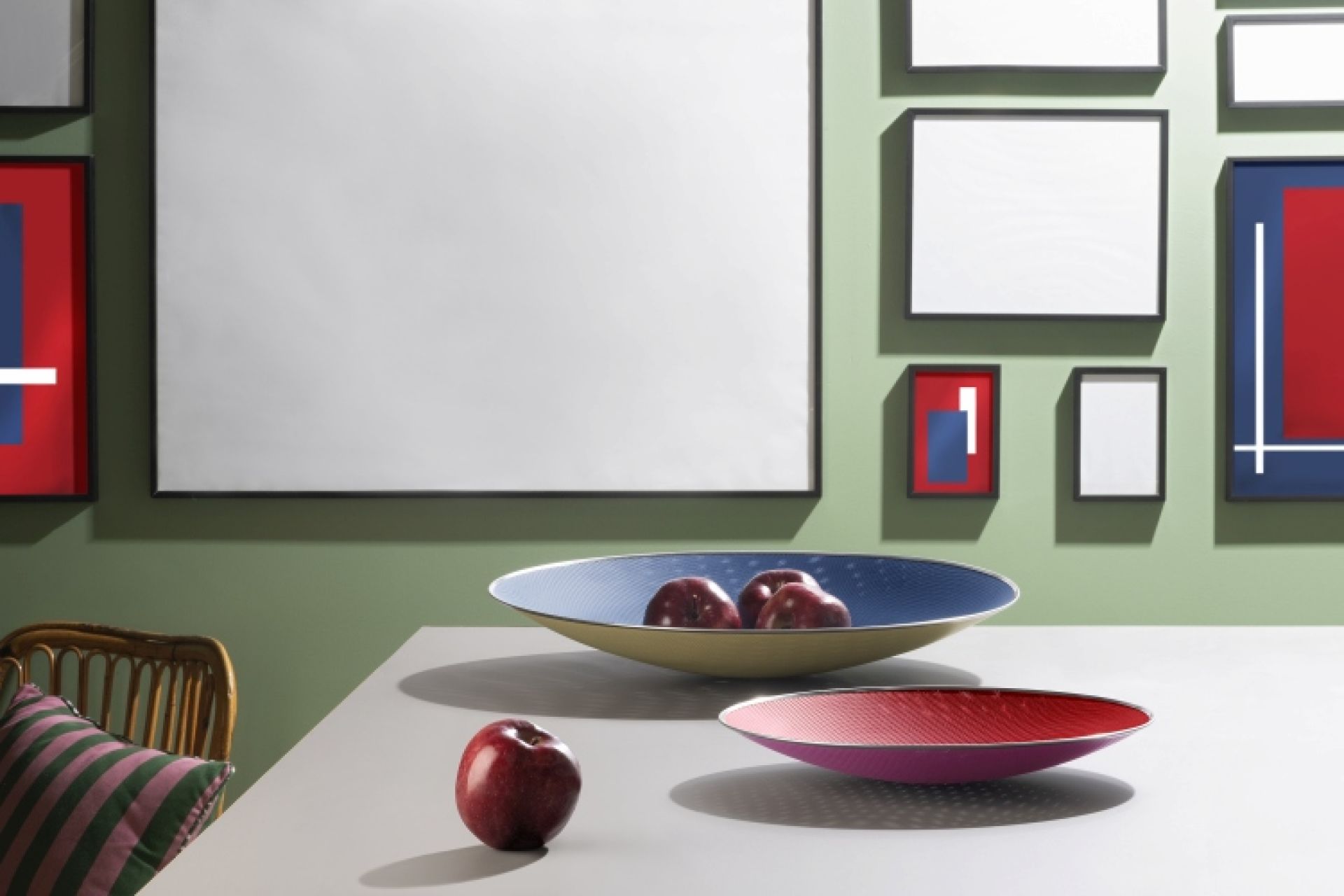 Cohncave Rot und Violett Schale SC01/33 Alessi