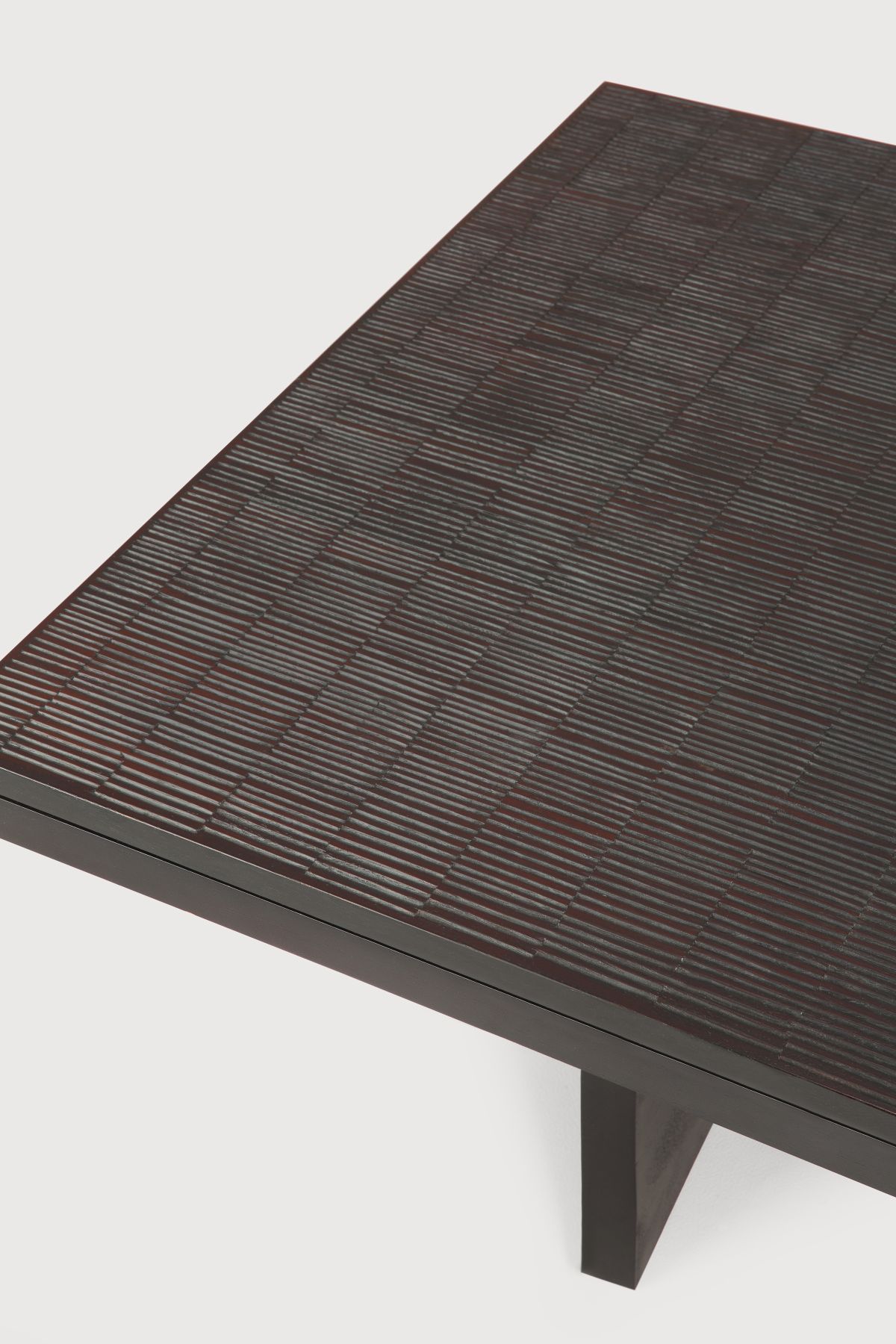 Grooves Couchtisch 135 x 65cm Ethnicraft