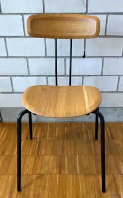Okito Chair Stuhl EICHE MASSIV GEÖLT / SCHWARZ PULVERBESCHICHTET Zeitraum AUSSTELLUNGSSTÜCK