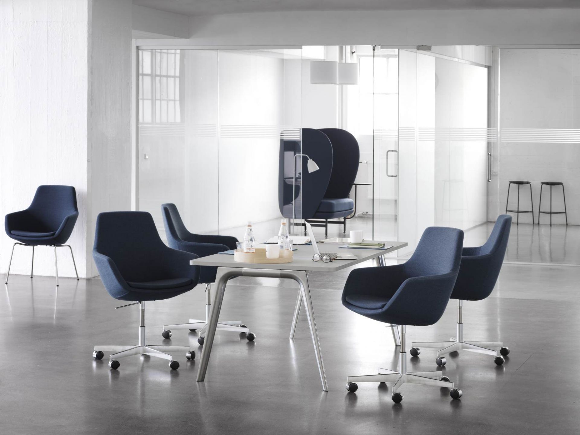 Little Giraffe Drehstuhl 3211R Abnehmbarer Bezug Fritz Hansen