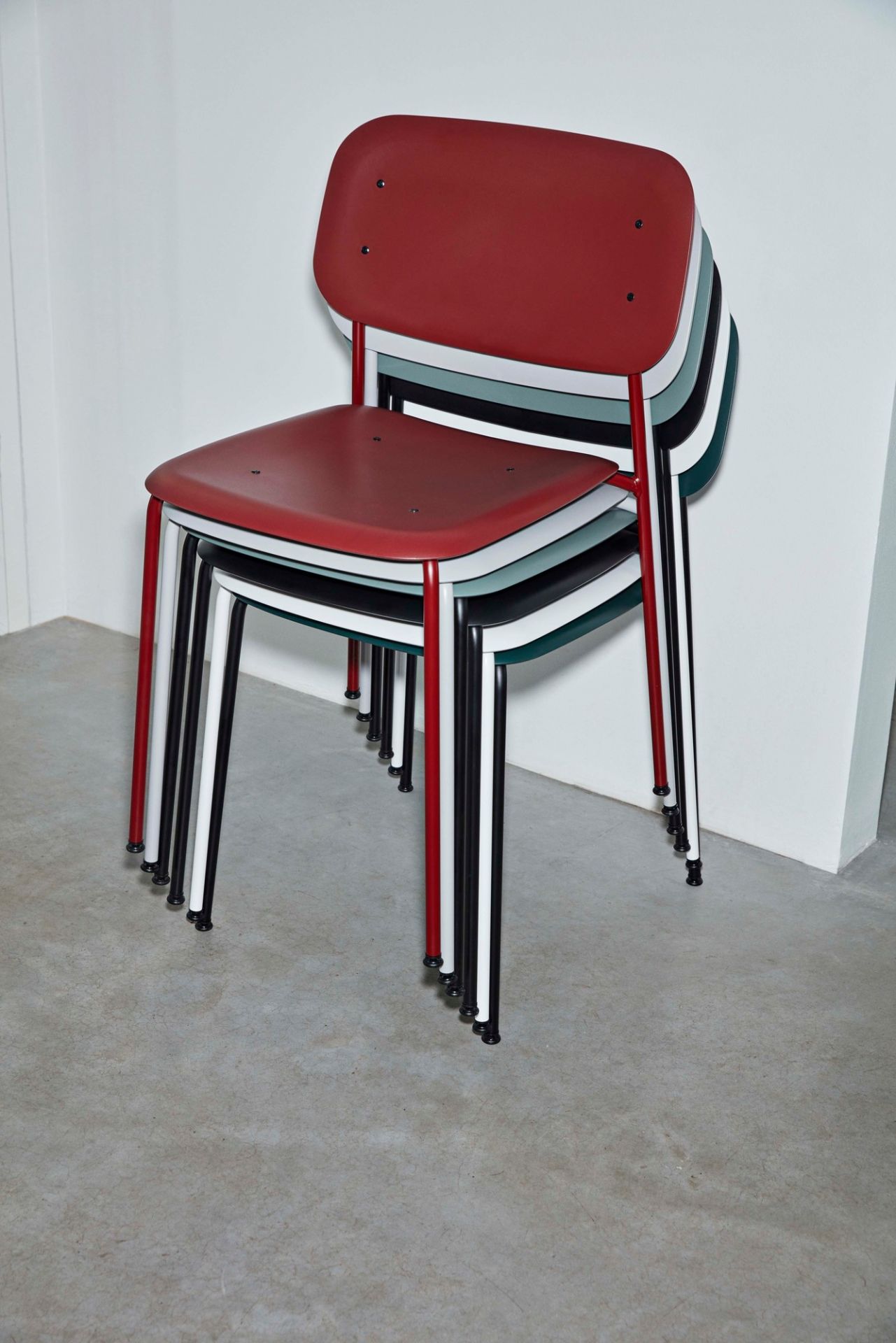 Soft Edge 45 Stuhl Chair Schwarz - Fall rot Hay