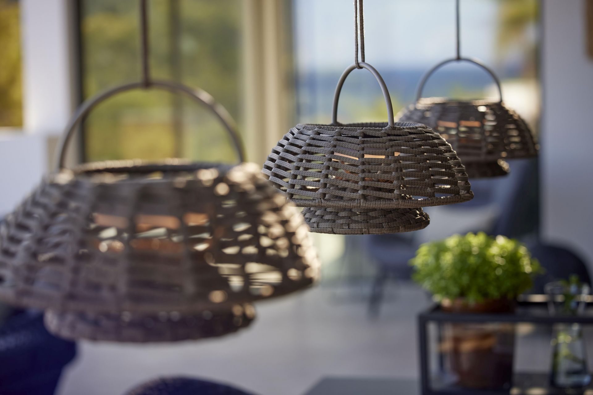 Illusion Outdoor Solar LED Lampe mit Ständer Cane-Line