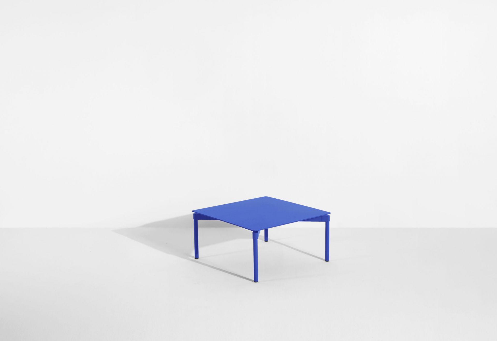 Fromme Coffee Table Couchtisch Petite Friture Blau Fromme Coffee Table Couchtisch Petite Friture Blau
