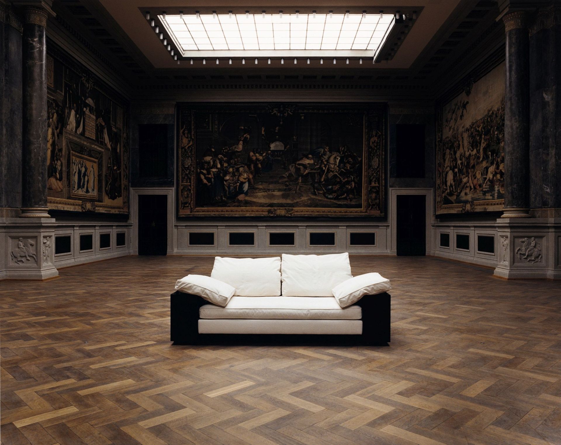 Lota Sofa Classicon