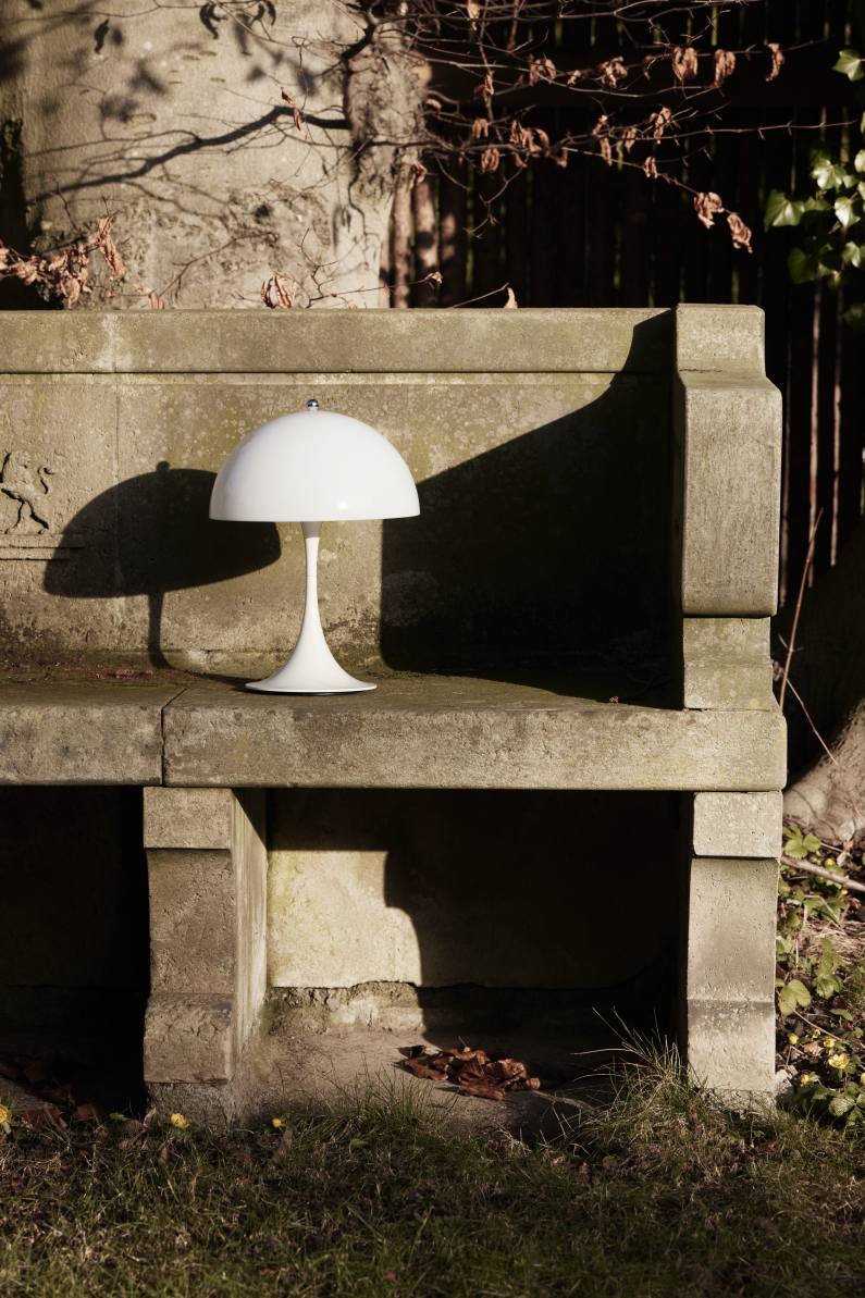Panthella 250 Portable Akku LED-Tischleuchte Indoor/Outdoor Opal Louis Poulsen 