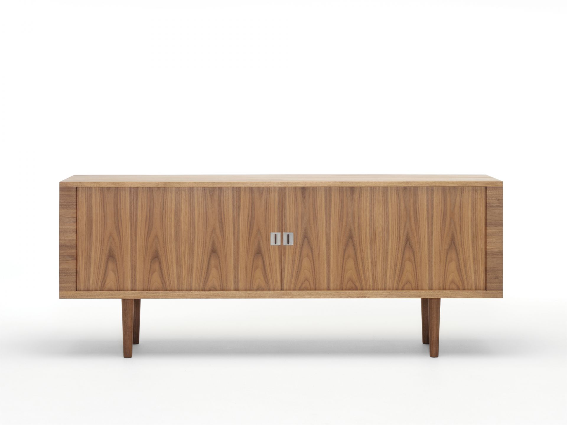 CH825 Credenza Sideboard Carl Hansen & Søn Farbe walnuß geölt Gestell massives Holz