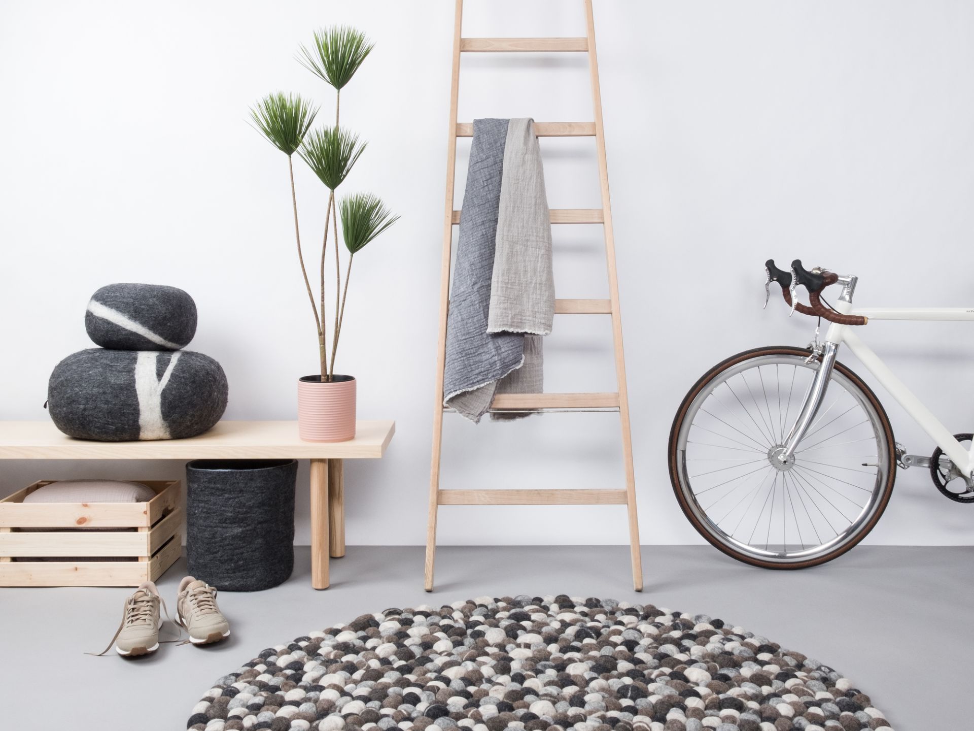 Filzkugel Teppich rund 140 cm myfelt