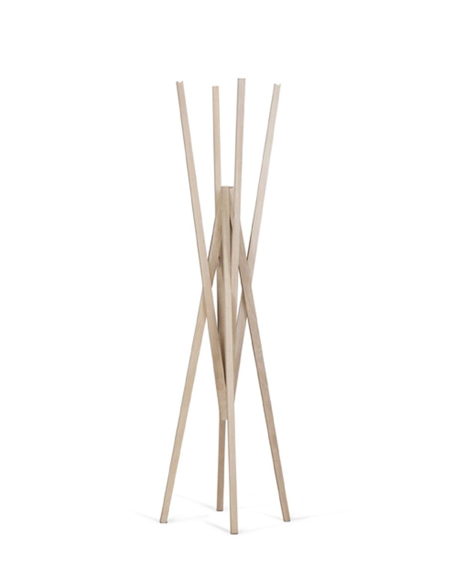 Simetria Kleiderständer aus hellem Holz von Prostoria. Moderner Garderobenständer für Flur und Eingangsbereich.