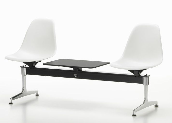 Eames Plastic Side Chair RE auf Traverse Vitra 