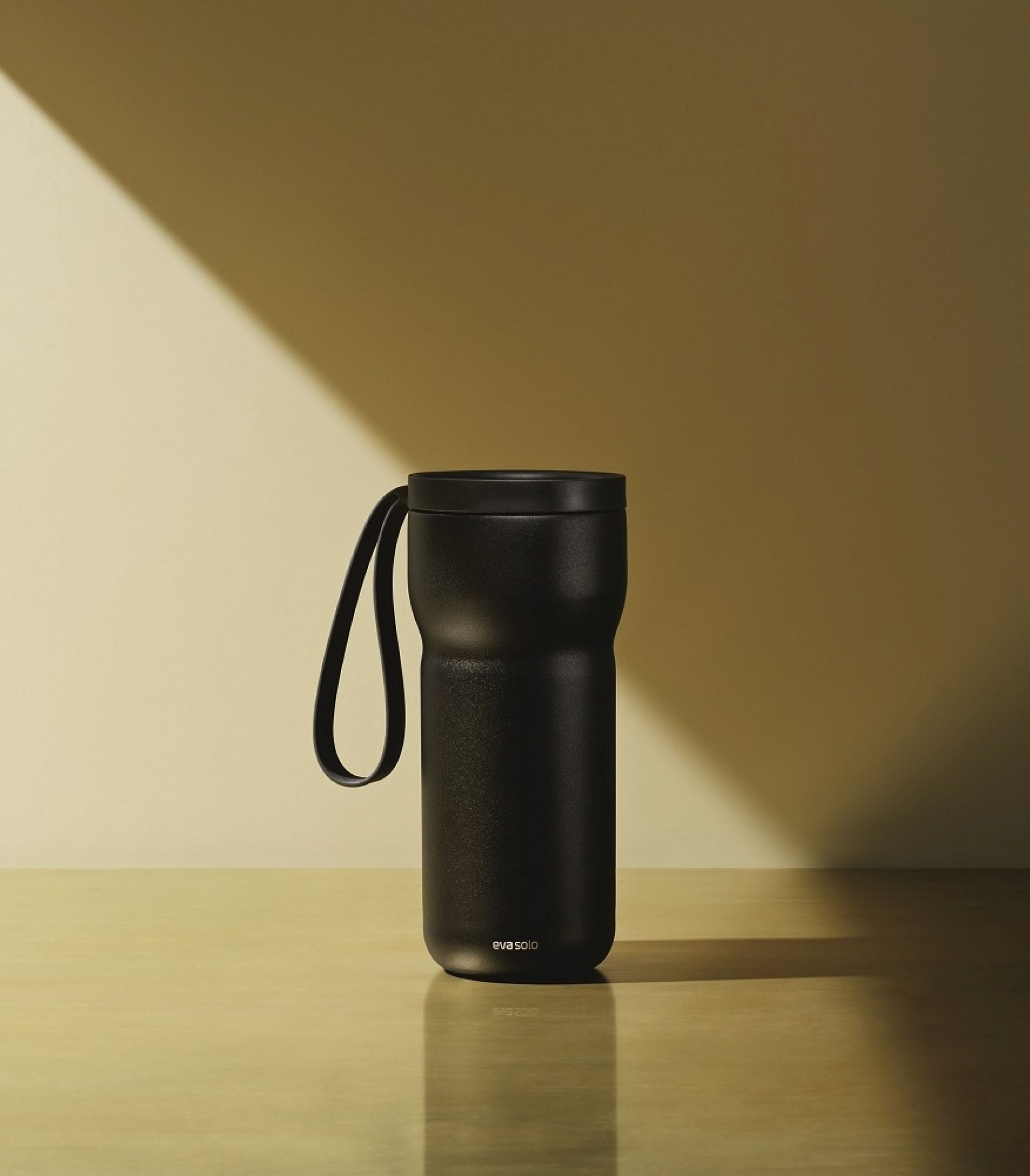 Nordic Kitchen Thermo tea mug Thermo-Teebecher mit Teefilter Schwarz Eva Solo EINZELSTÜCK