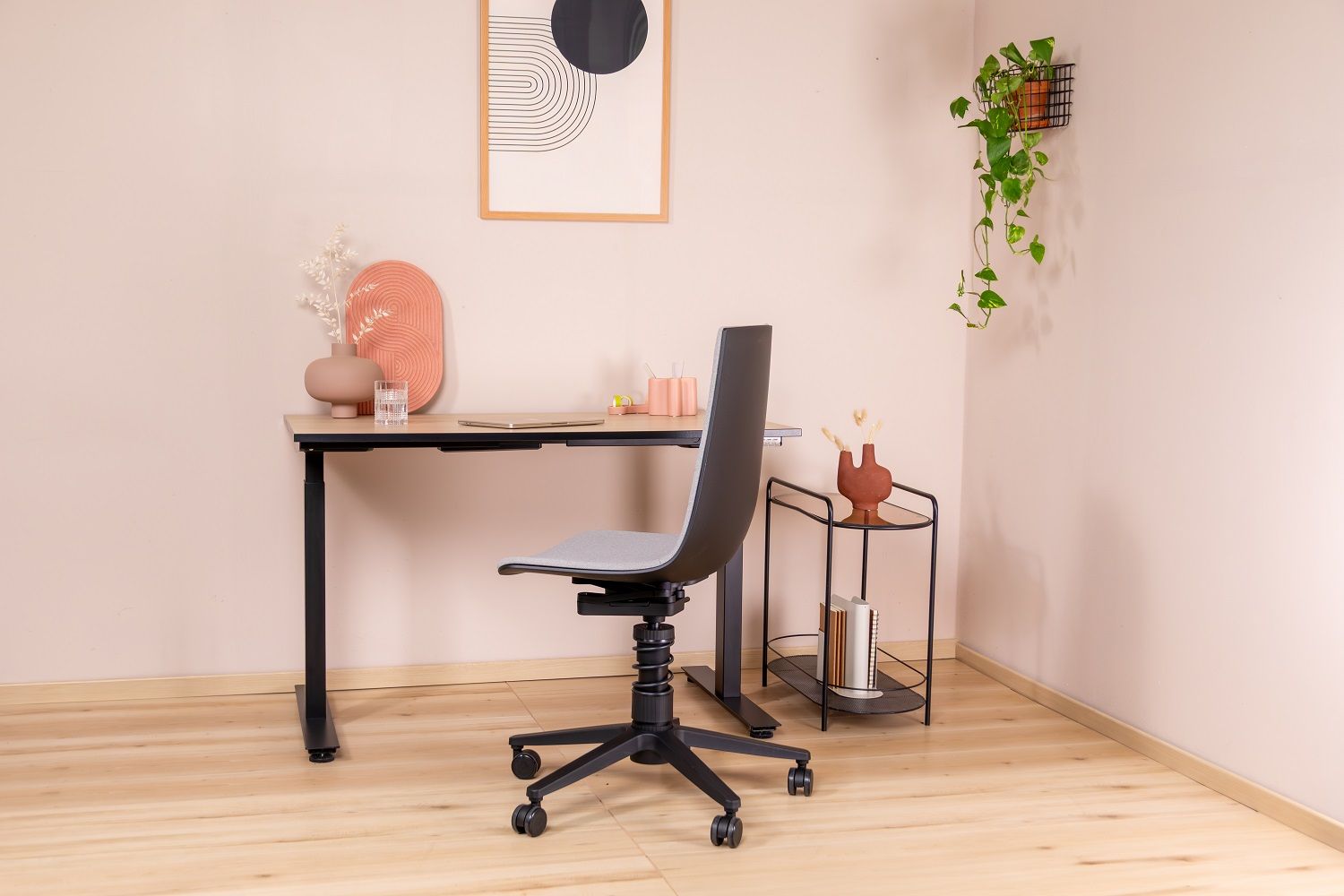 Linu Task Conference Konferenzstuhl mit Federbein Aeris