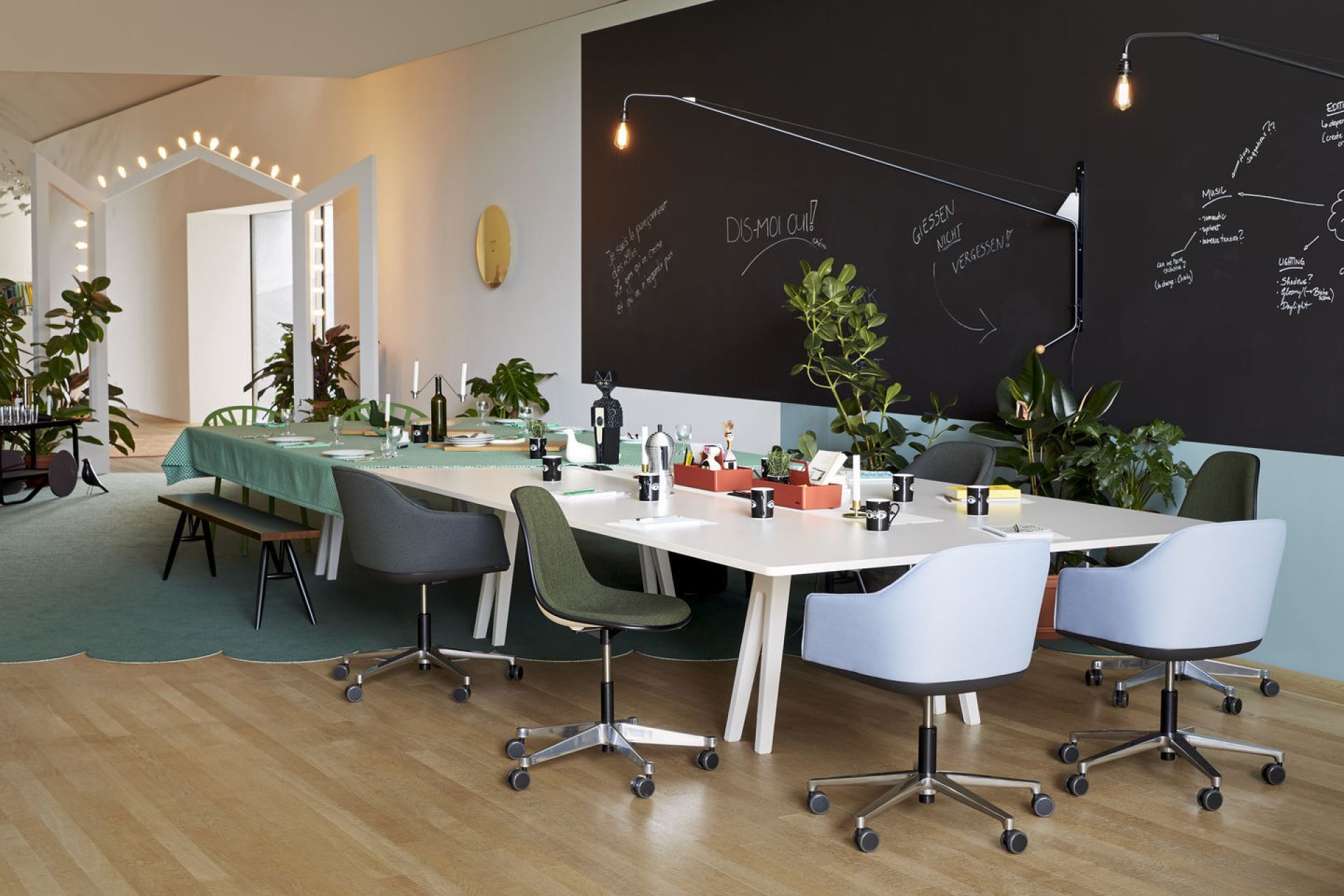 Eames Plastic Side Chair PSCC Drehstuhl Vollgepolstert Vitra