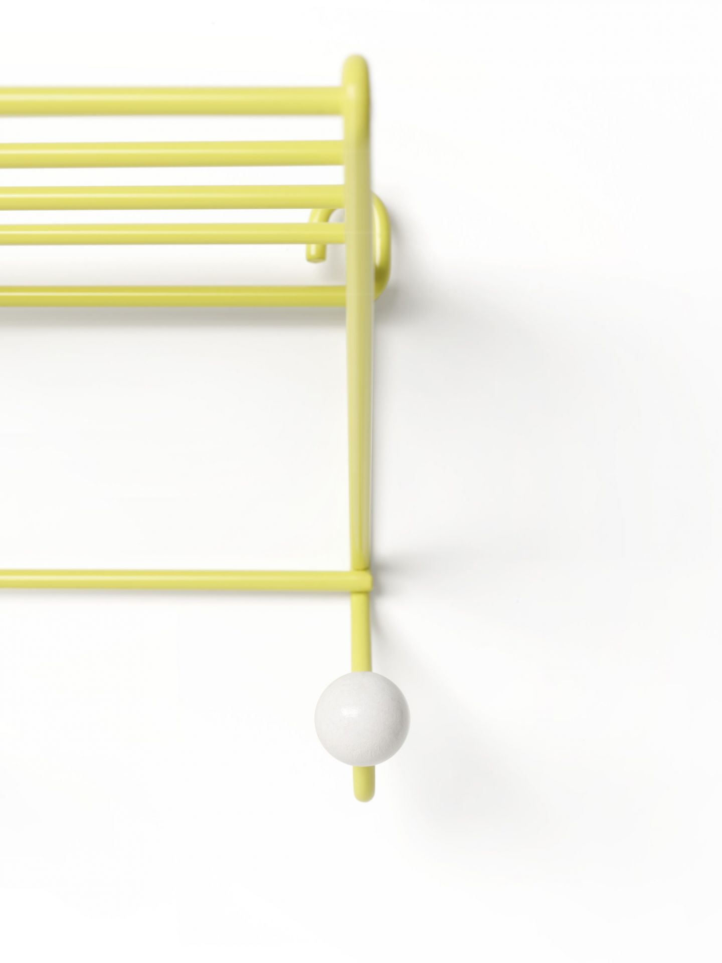 DZ 05 Garderobe Spectrum Gelb PMS 107