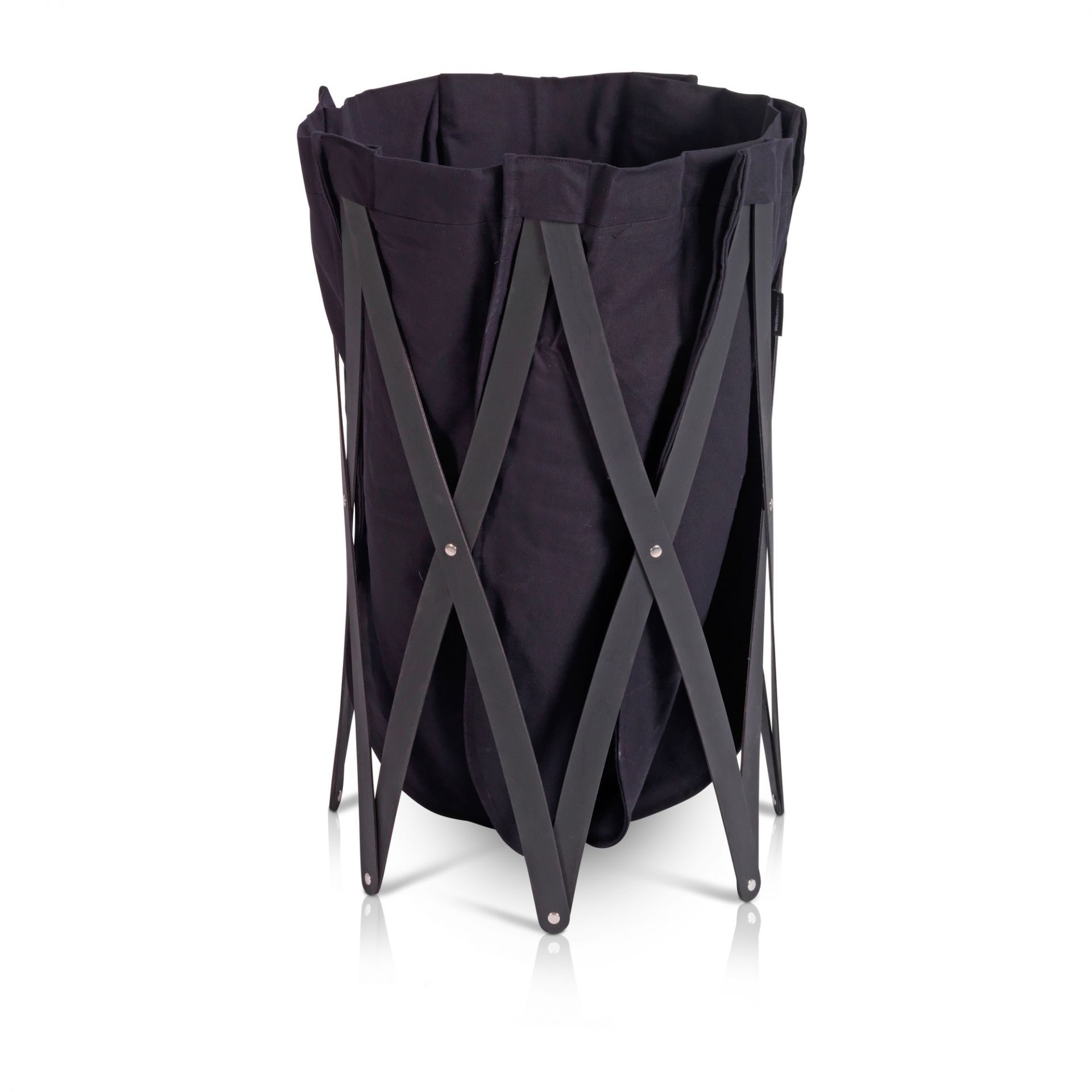 Marie Pi Wäschekorb Klein & More schwarz schwarz Schwarzer Marie Pi Wäschekorb von Klein & More mit faltbarem Gestell und Stoffeinsatz.