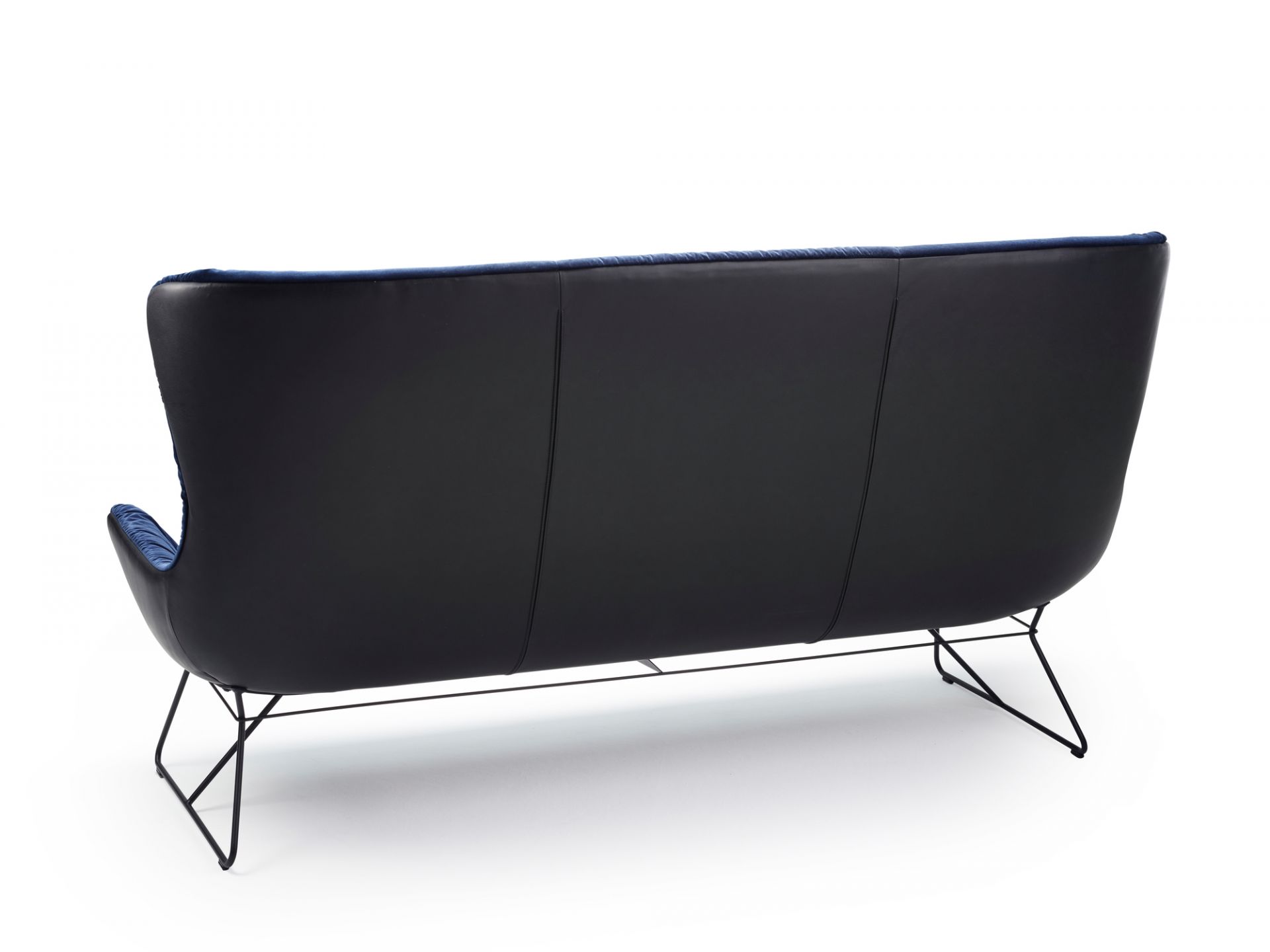 Leya Wingback Couch Freifrau Manufaktur