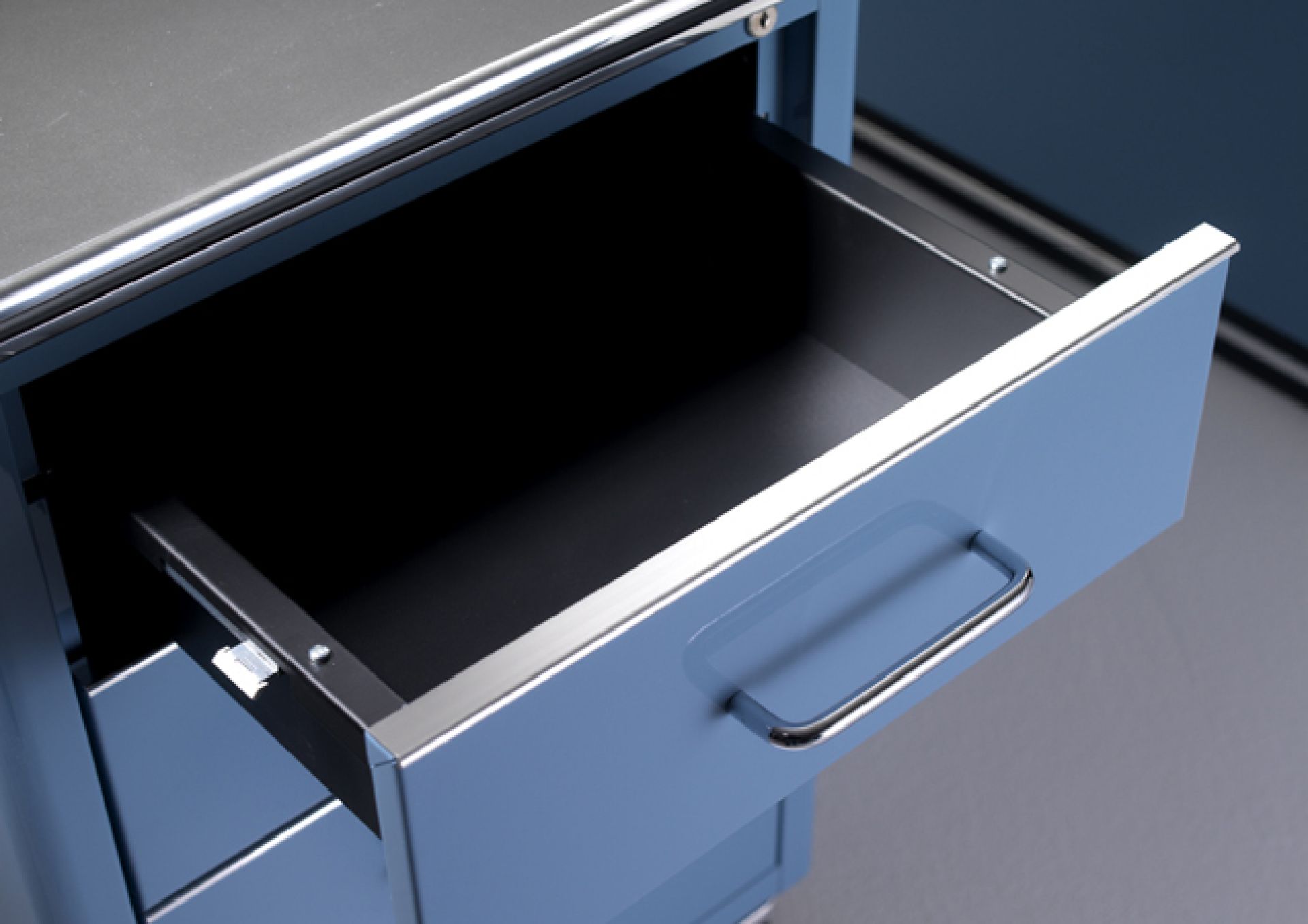 TB 228 Classic Line Schreibtisch Müller Möbelfabrikation