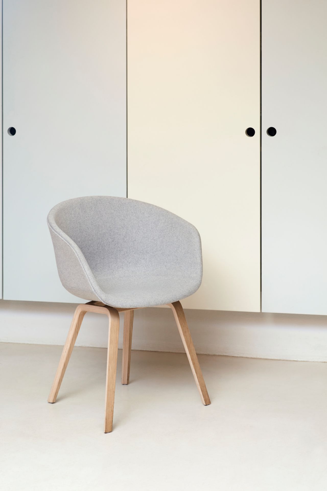 About A Chair AAC23 / AAC 23 Stuhl mit Vollpolster Hay About A Chair AAC23 / AAC 23 Stuhl mit Vollpolster Hay