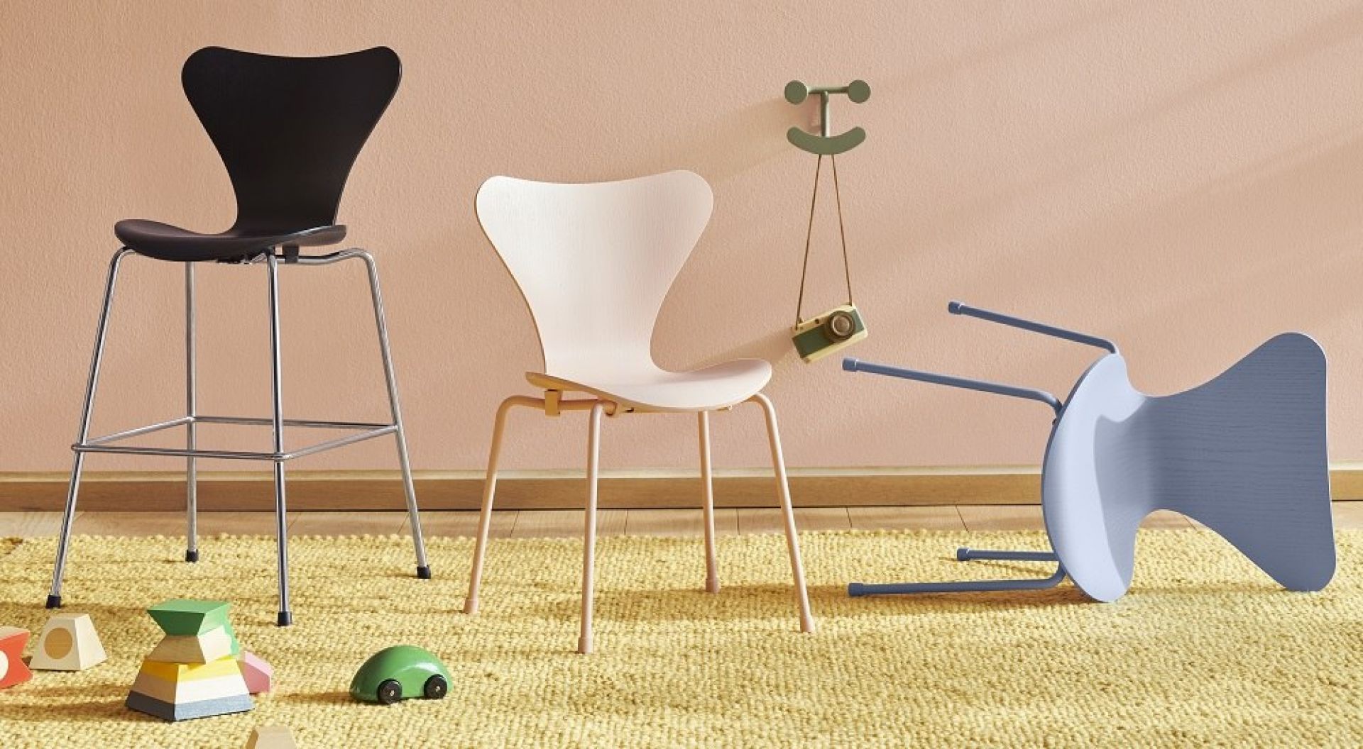 Series 7 Junior Chair Kinderhochstuhl Fritz Hansen