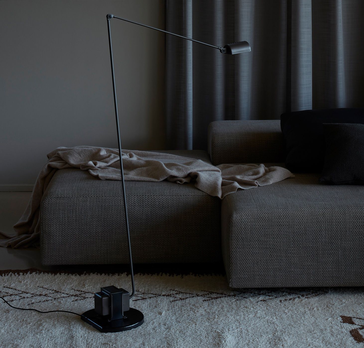 Daphine Terra LED Stehleuchte MATT SCHWARZ Lumina EINZELSTÜCK