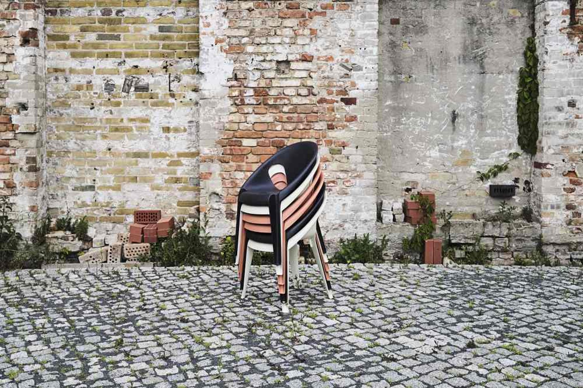 Bell Chair Indoor/Outdoor Stuhl mit Armlehnen stapelbar Magis
