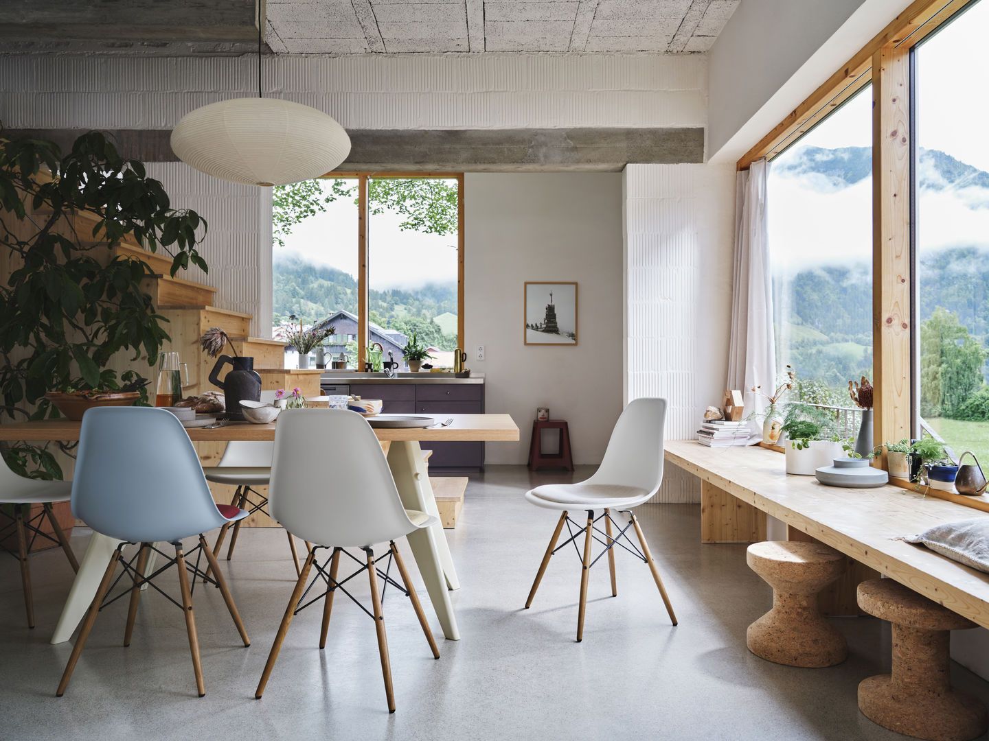 Eames Fiberglass Chair DSW Stuhl mit Sitzpolster Vitra