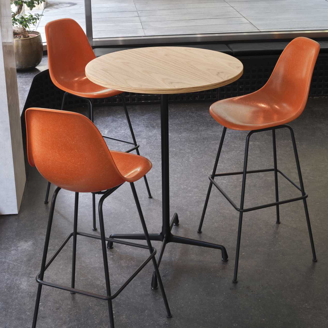 Eames Fiberglass Bar Stool High Barhocker Vitra