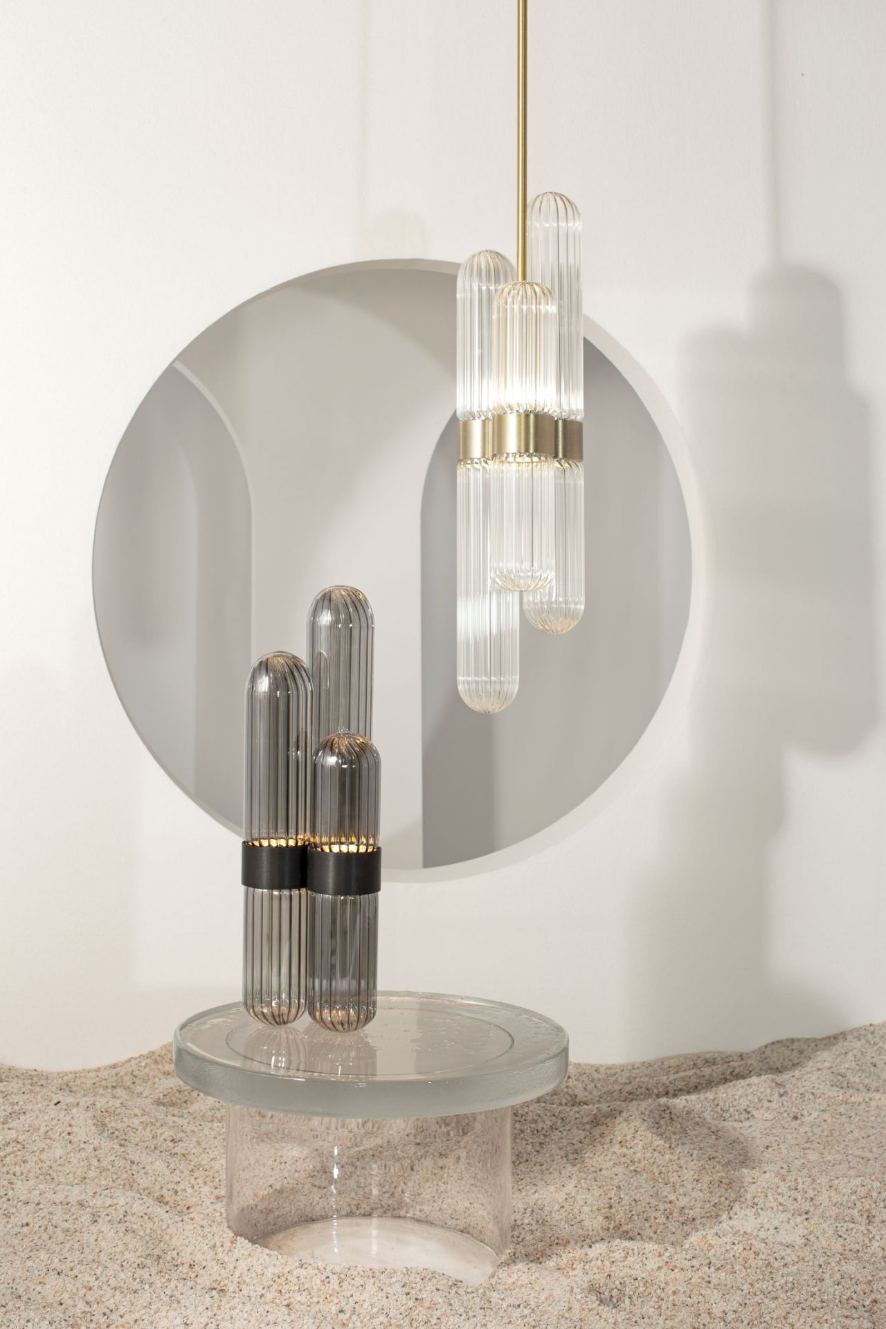 Cactus Stehleuchte small Transparent/schwarz festverbaute LED 1600lm Pulpo