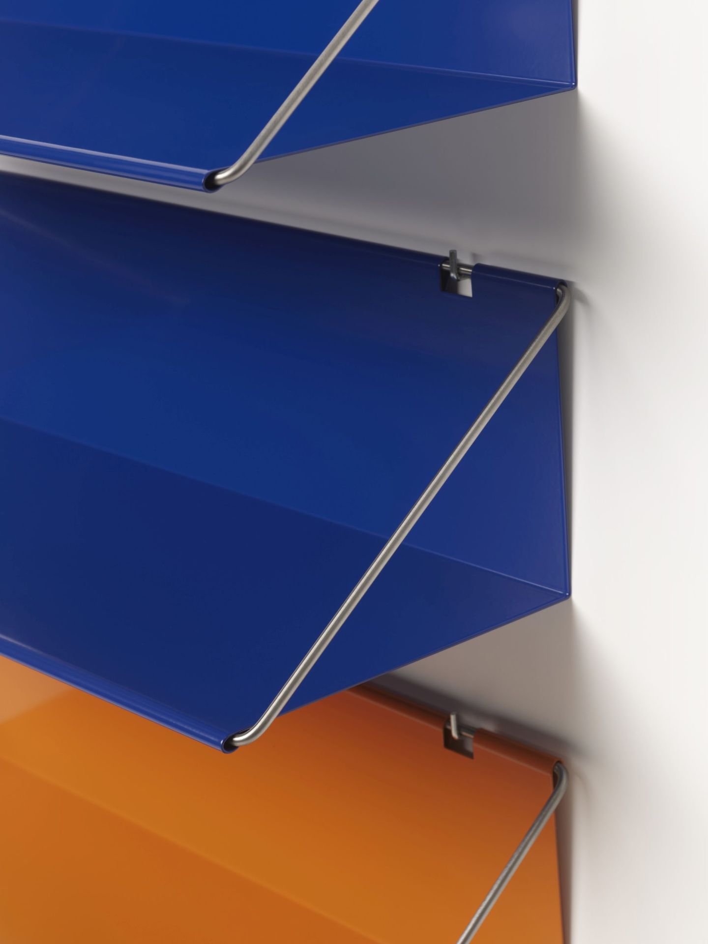 Utrecht DW 01 Regal Ultramarineblau Spectrum