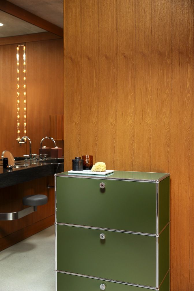 USM Haller Highboard mit drei Klapptüren Olivgrün NEU STANDARDFARBE