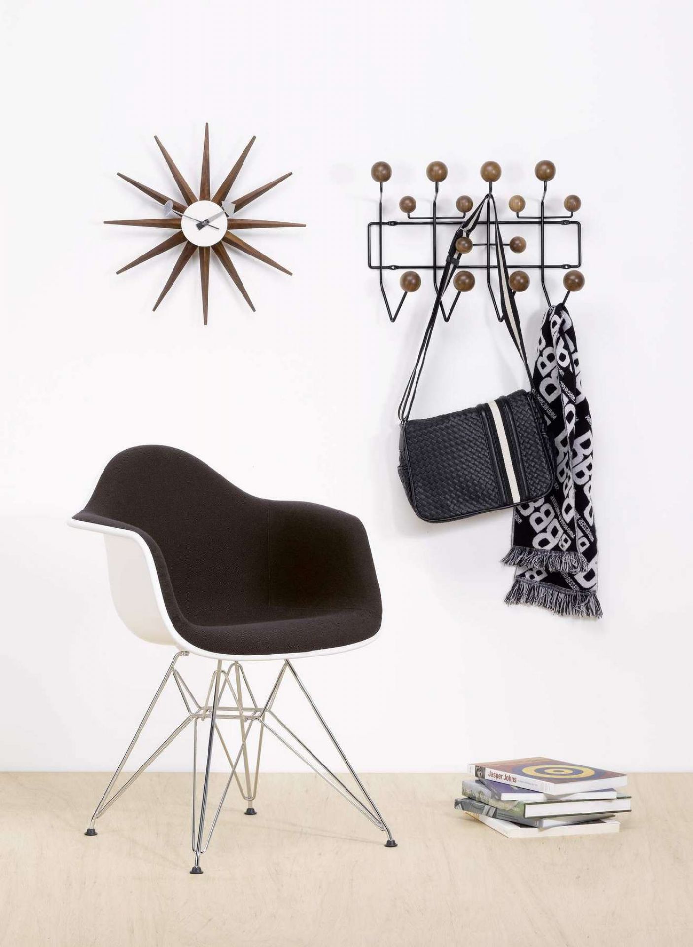 Eames Hang it all Garderobe Nussbaum Vitra