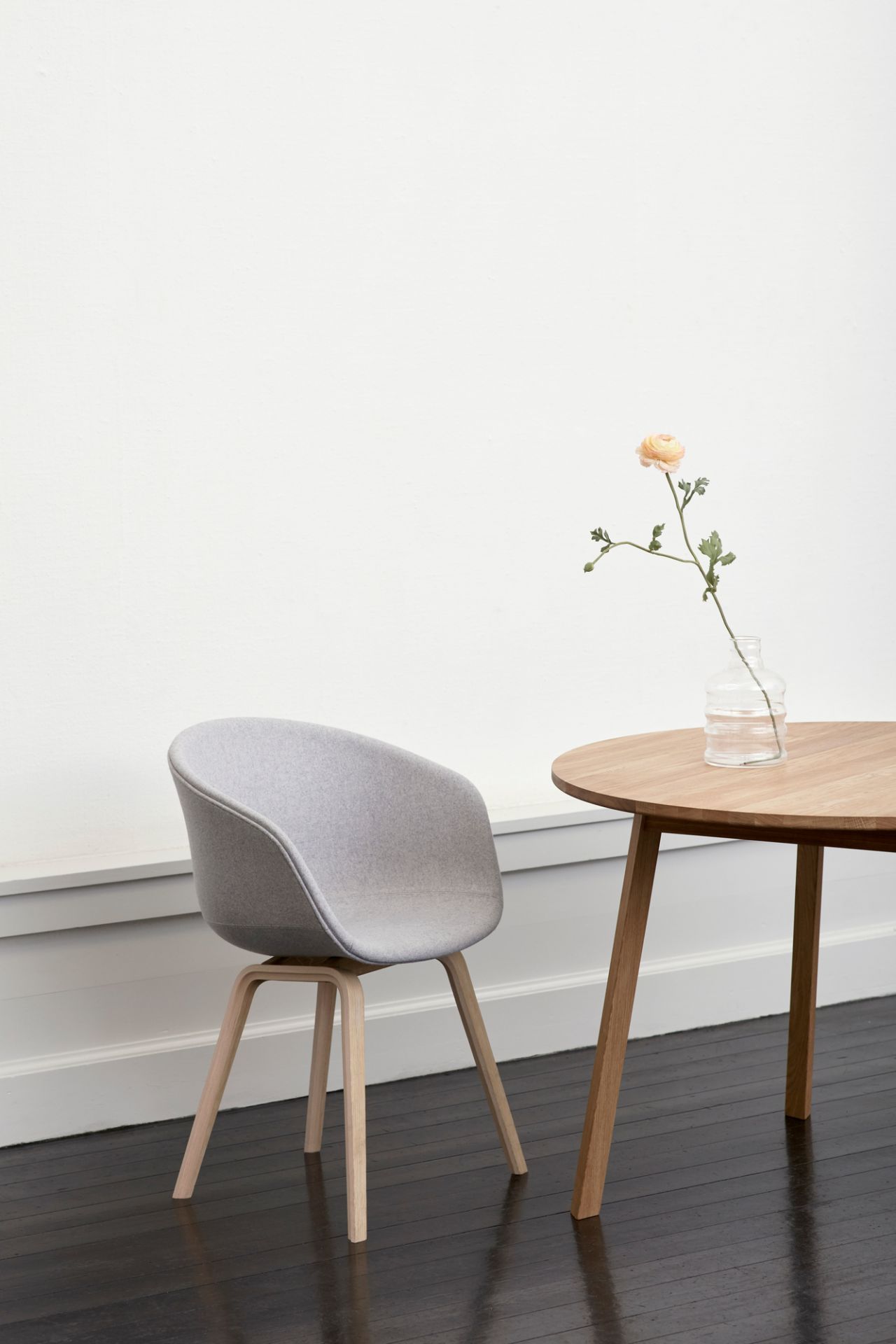 About A Chair AAC23 / AAC 23 Stuhl mit Vollpolster Hay About A Chair AAC23 / AAC 23 Stuhl mit Vollpolster Hay