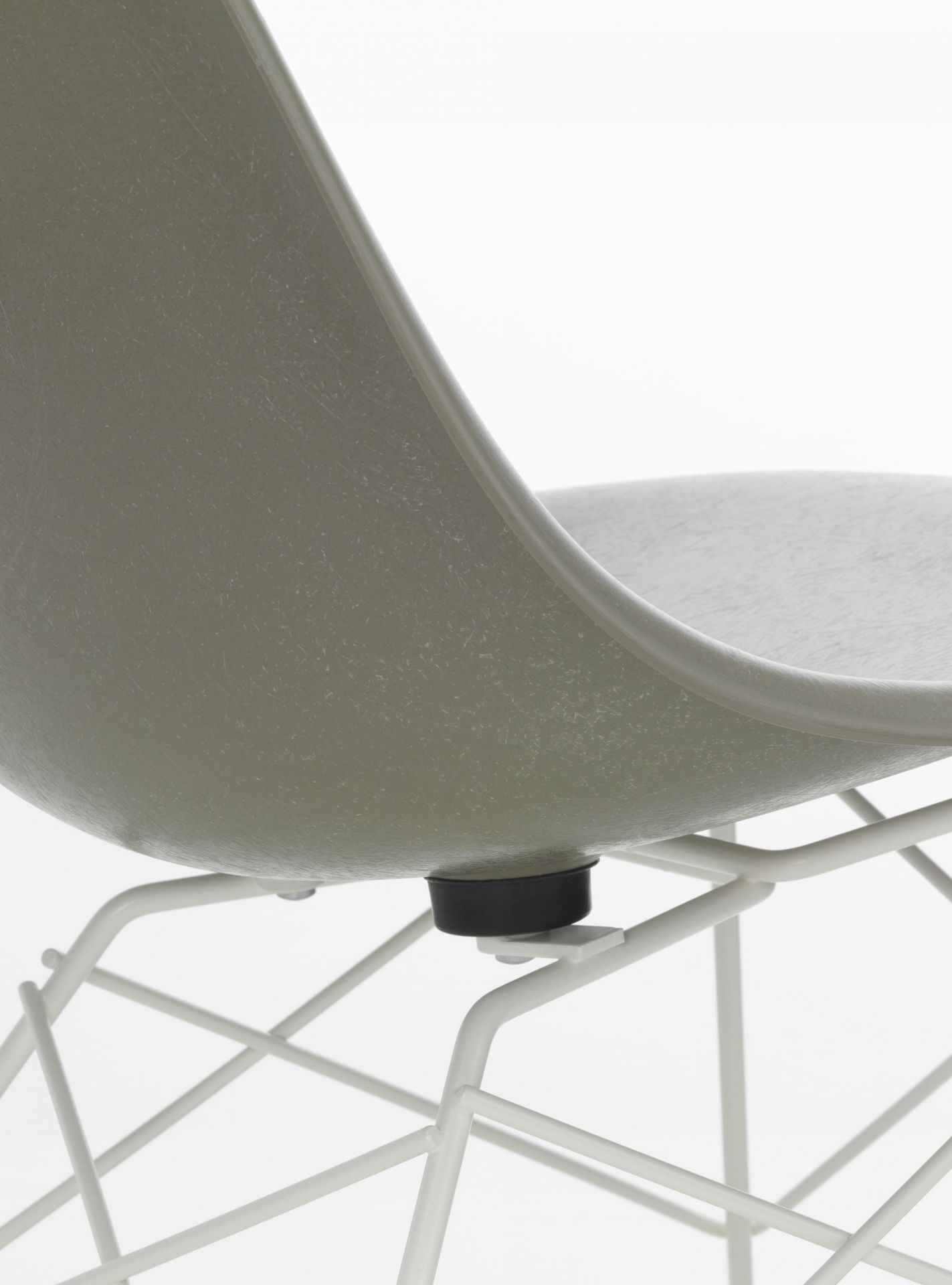 Eames Fiberglass  Chair LSR Stuhl Vitra