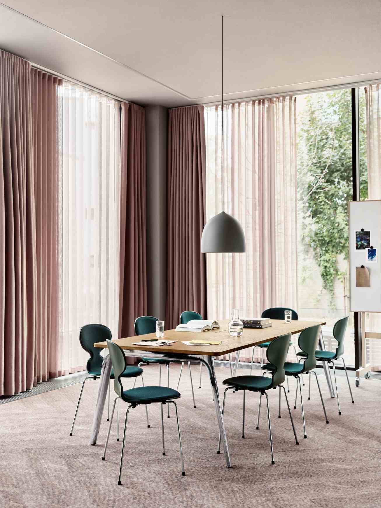 Pluralis Tisch Fritz Hansen