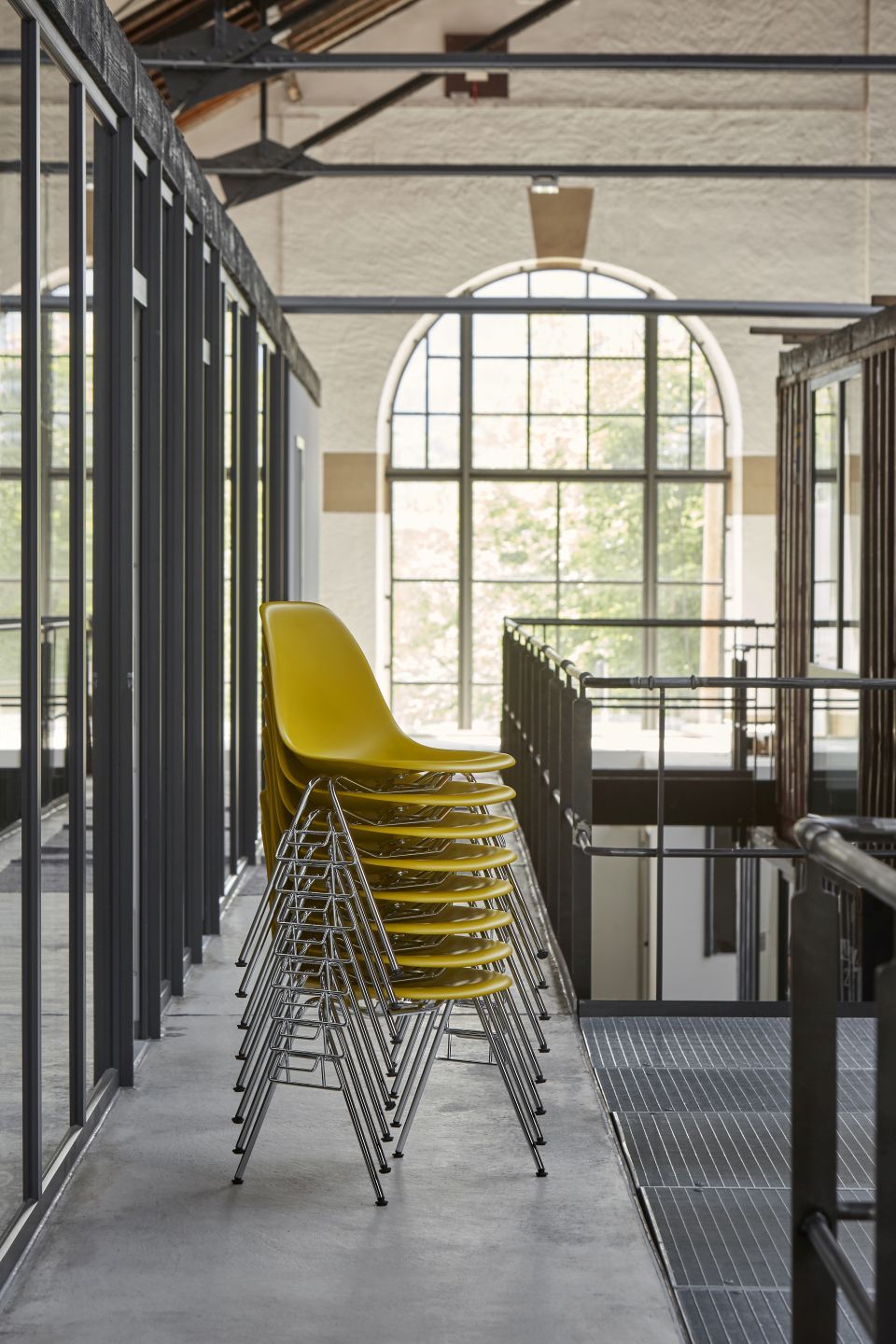 Eames Plastic Side Chair DSS Stuhl Vitra