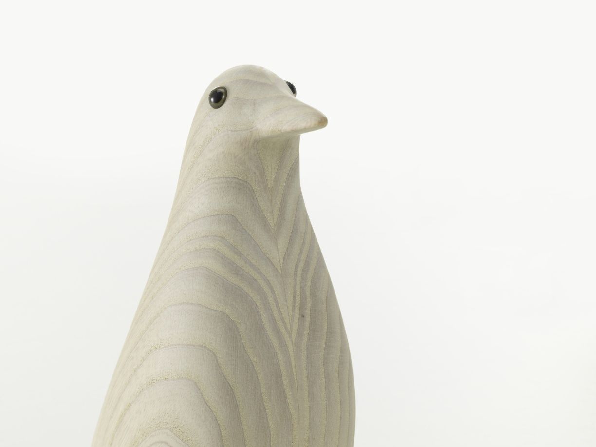 Eames House Bird Skulptur Esche weiß geölt Vitra Neue Version