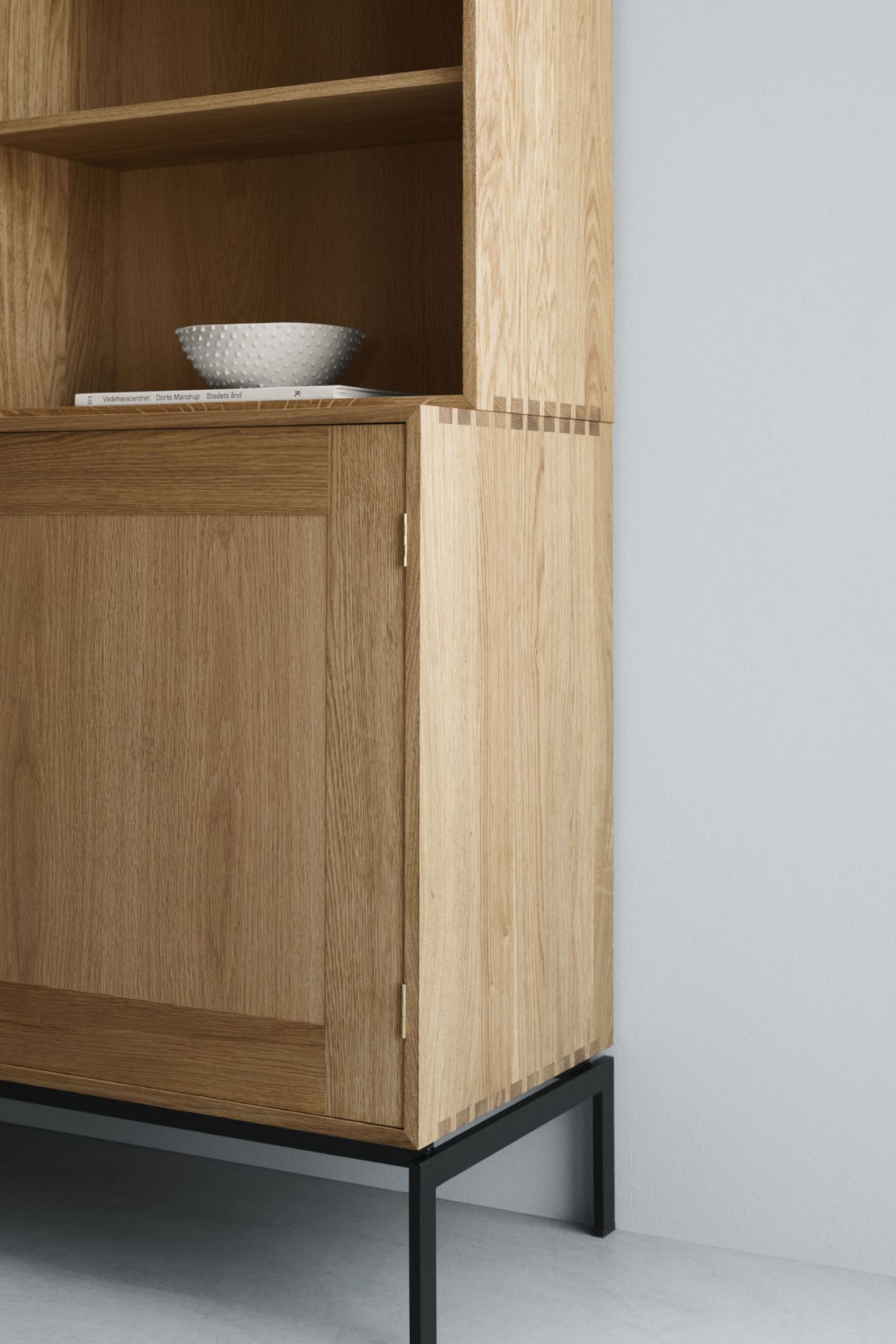 FK63 Bücherregal System Horizontal 36 cm mit Türen Carl Hansen & Søn