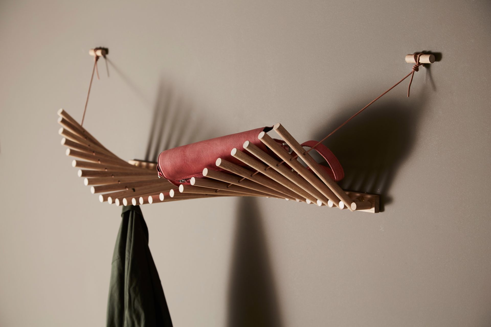 Knaegt Coat Rack Wandgarderobe Woud