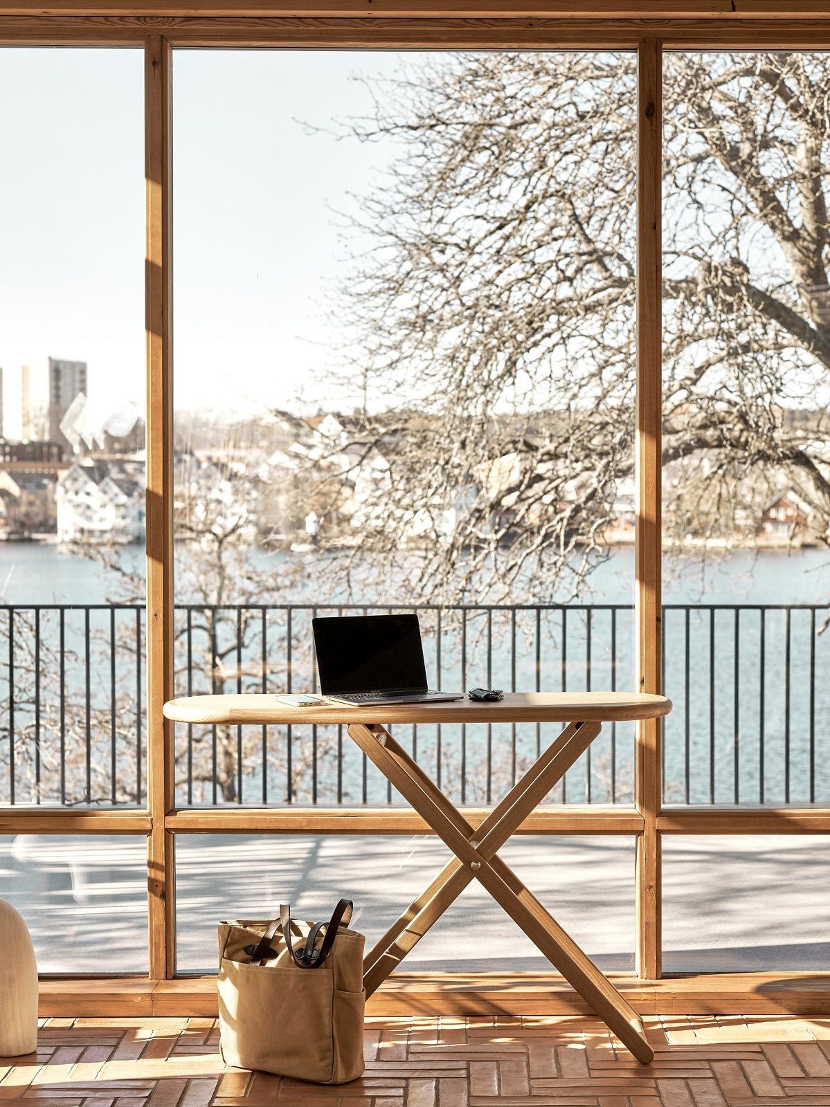 Cinderella Table Tisch / Bügeltisch Design House Stockholm