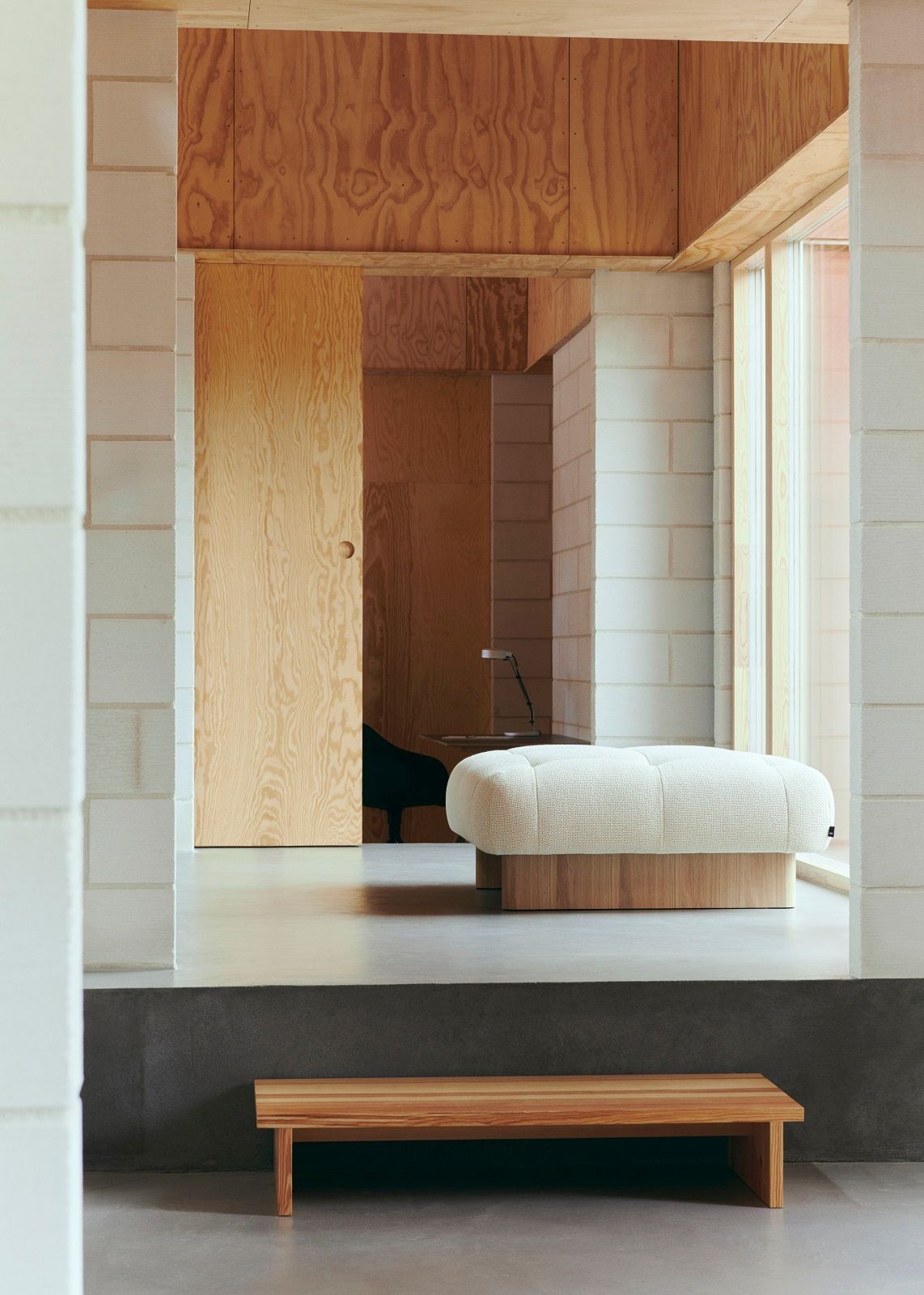 Quilton Lift Ottoman Hocker Hay