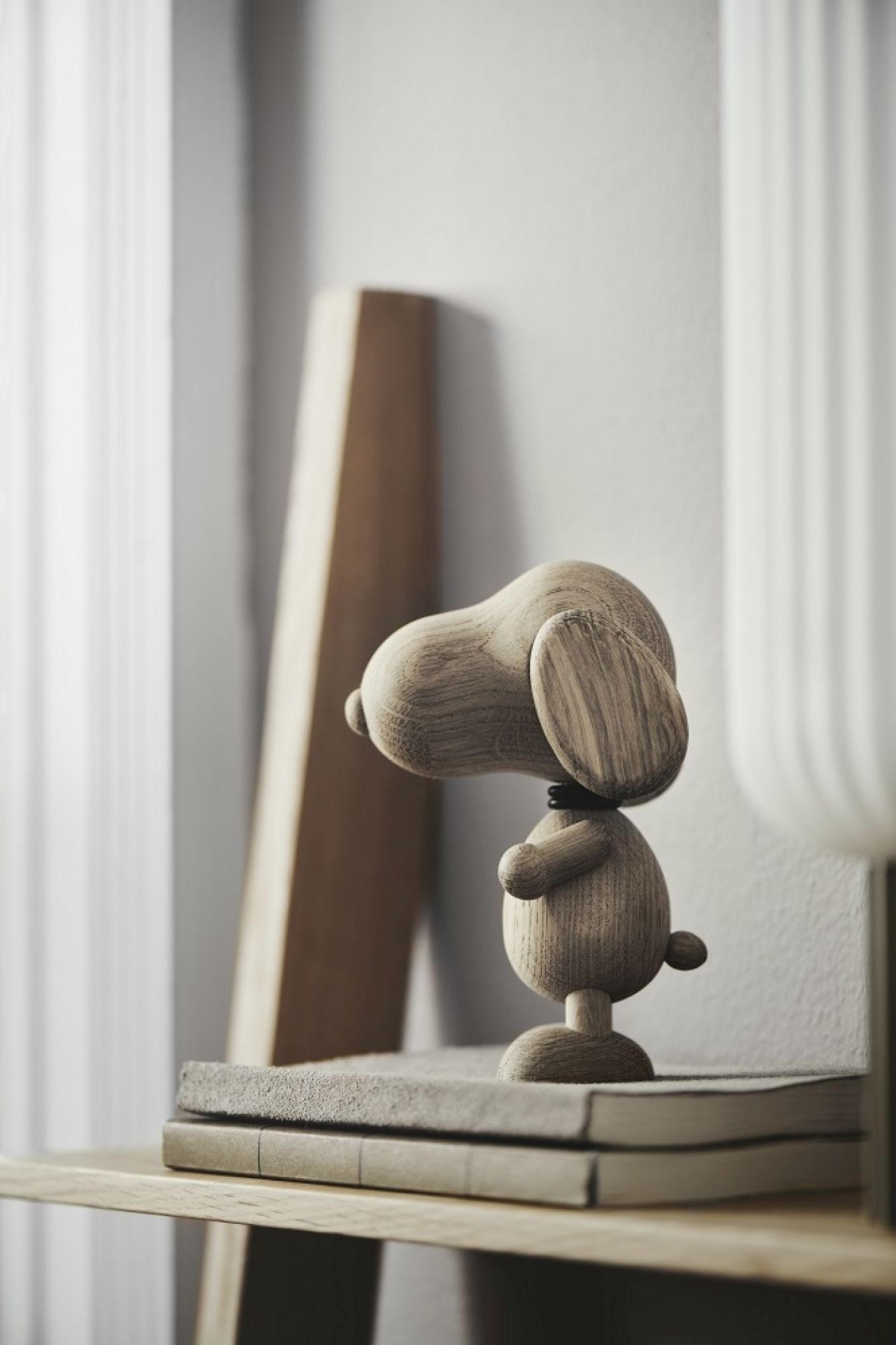 Mr. B’eagle Holzfigur Hund Eiche natur / Eiche geräuchert Boyhood EINZELSTÜCK