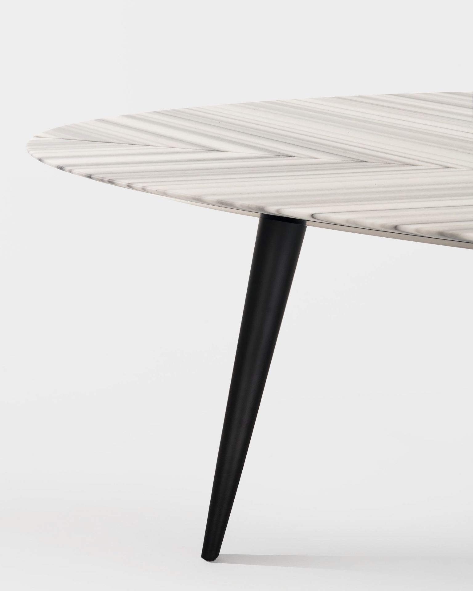 2318 Tweed Marble Esstisch B 160 cm Zanotta