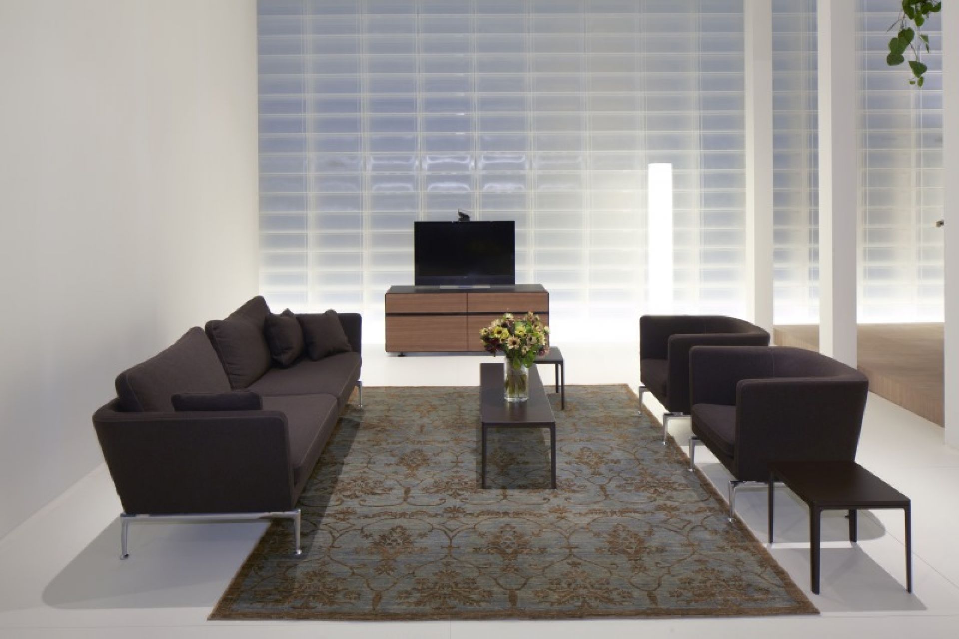 Suita Club Armchair Vitra