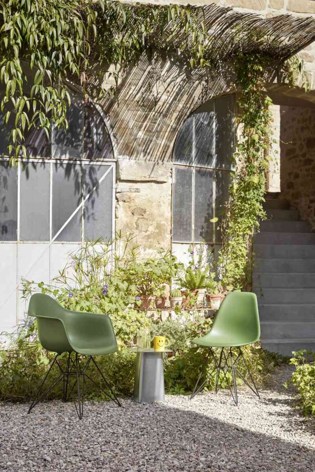 Metal Side Table Beistelltisch Mittel Verzinkt Outdoor Vitra