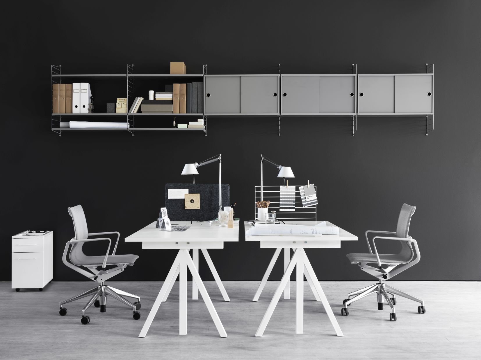 Works Schreibtisch Fix B140cm String Furniture