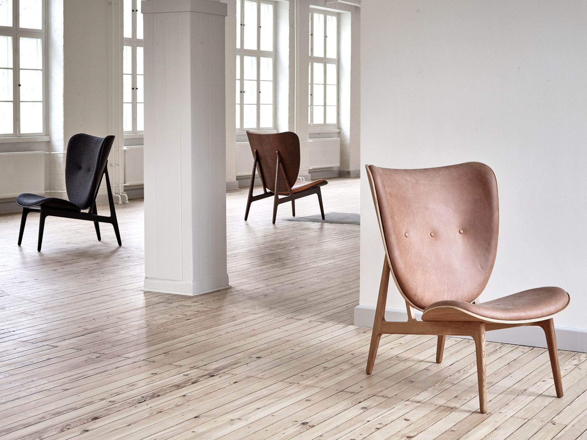 Elephant Lounge Sessel Eiche natur / Leder Dunes Camel
